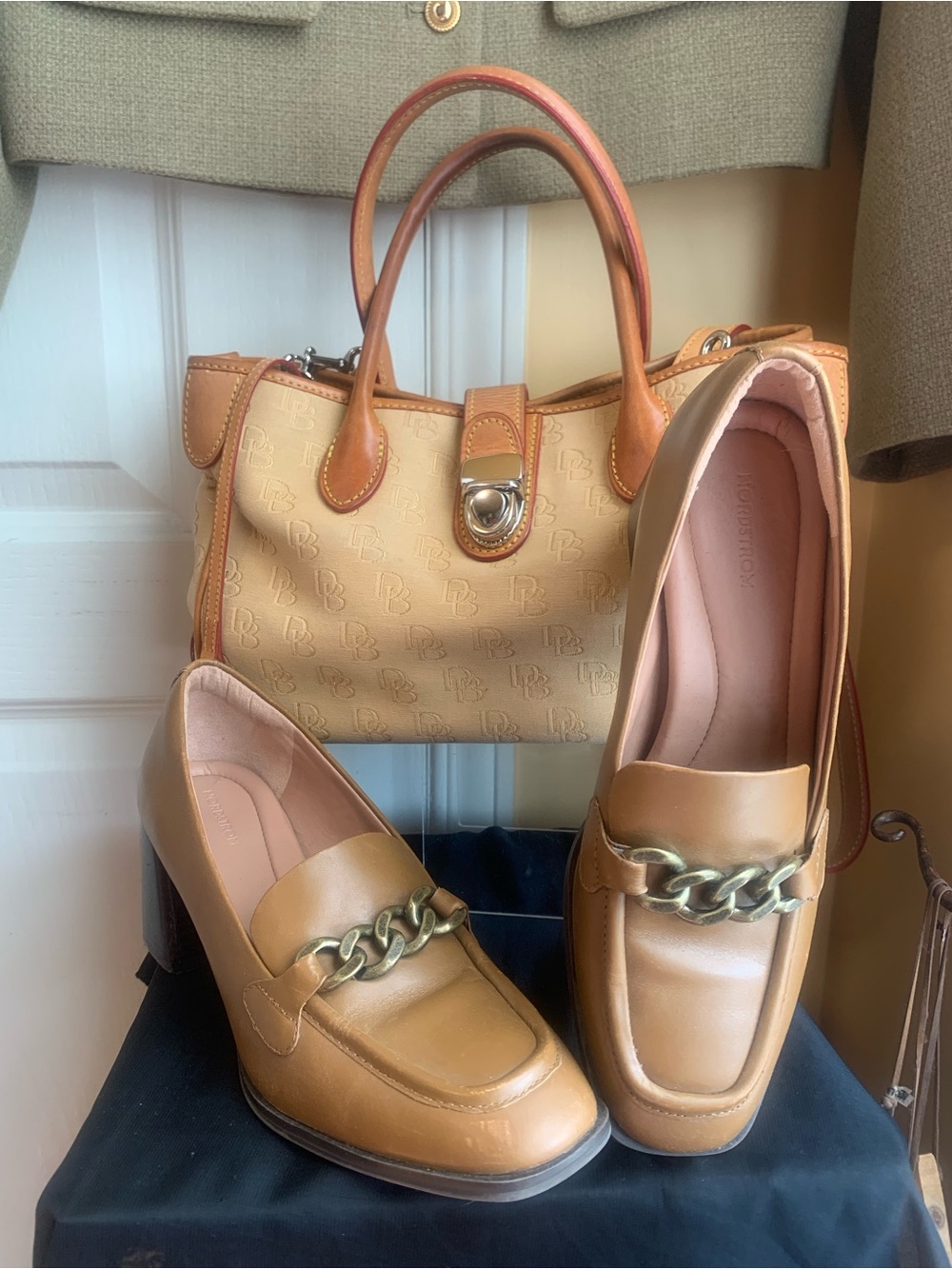 Nordstrom camel/caramel link chain Leather Loafers shoes